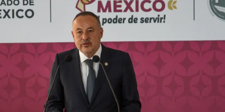 Balean a Fiscal del Estado de México, José Luis Cervantes; se reporta ileso