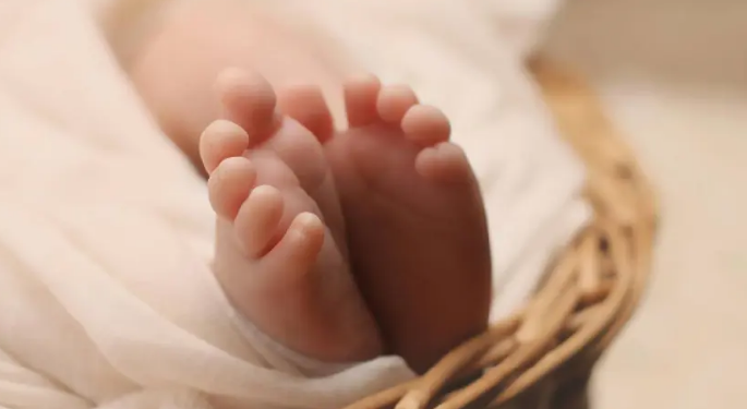 Milagro en funeral: Bebé declarada muerta despierta justo antes de ser enterrada