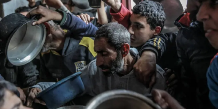 EU iniciará lanzamientos aéreos de ayuda humanitaria sobre Gaza