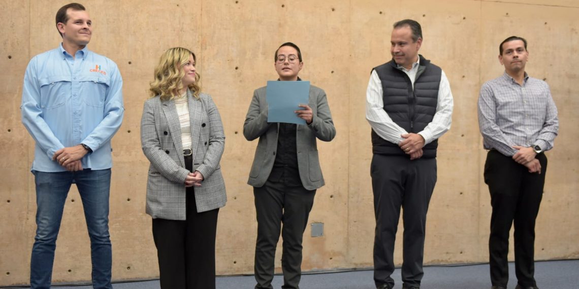 Incluye Toño Astiazarán a comunidad artística y cultural a CRECES en Salud