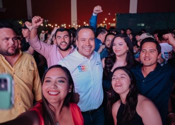 Presenta Toño Astiazarán a jóvenes propuestas para Crecer Más 