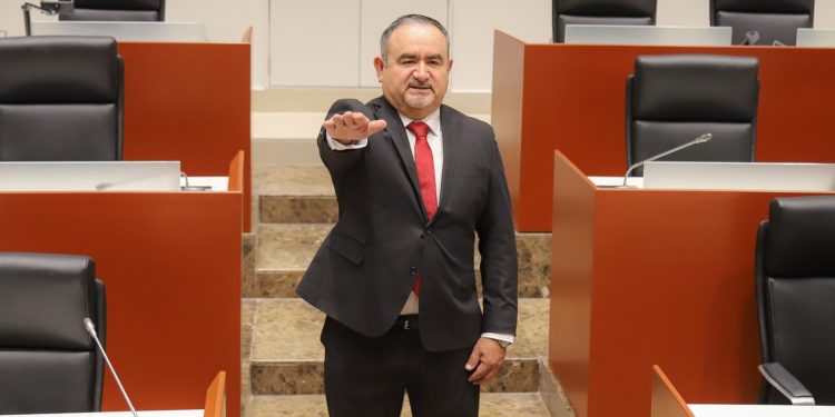 Rinde protesta diputado ante Congreso de Sonora