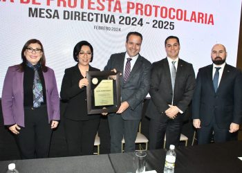 Toma protesta Toño Astiazarán a Mesa Directiva de CANACINTRA Hermosillo 