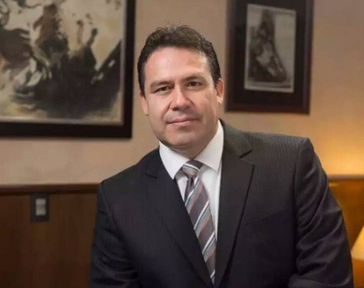 Designan a Darbé López como nuevo director del Isssteson