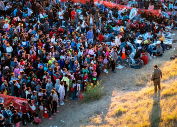 Biden aumenta la presión sobre López Obrador mientras el alza de migrantes en la frontera aviva un viejo problema político