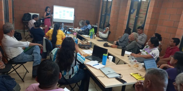 Docentes sonorenses participaron en la elaboración de&nbsp;Libros de Texto Gratuitos en lenguas indígenas nacionales: SEC