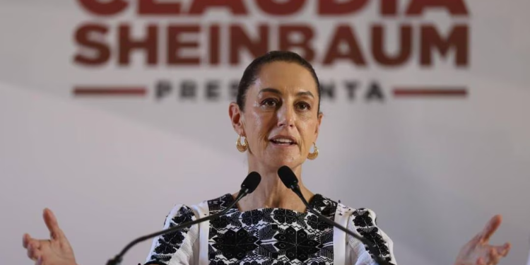 Firma Claudia Sheinbaum Compromiso por la Paz; aclara que no coincide con diagnóstico del Episcopado Mexicano
