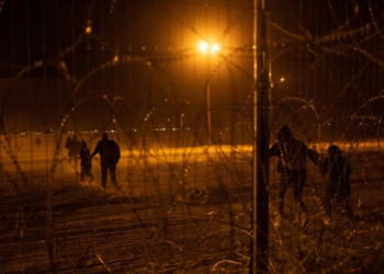 Biden explora la posibilidad de cerrar la frontera de EU por cuenta propia