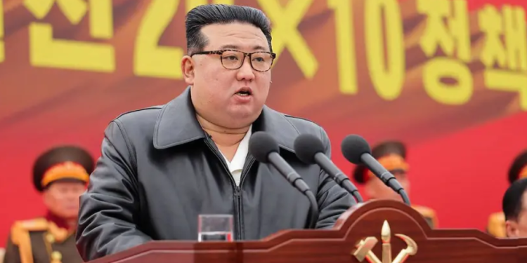 Kim Jong Un ordena a líderes militares reforzar los preparativos para la guerra