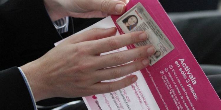 FGR Sonora confirma compra de credenciales de votar en varios municipios