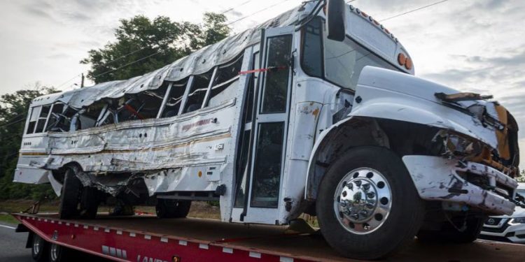 Embajador Ken Salazar lamenta muerte de trabajadores mexicanos en accidente en Florida
