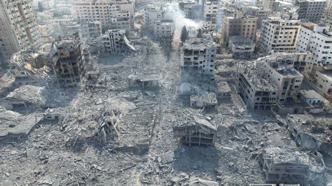 Descubren más de 300 cadáveres dentro de fosas comunes en Gaza 