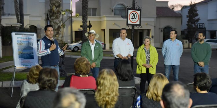 Entrega Toño Astiazarán obra realizada con participación ciudadana