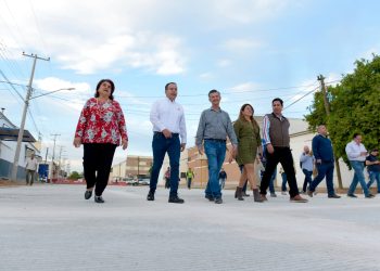 Verifica Toño Astiazarán avance de la rehabilitación de la calle Laurel