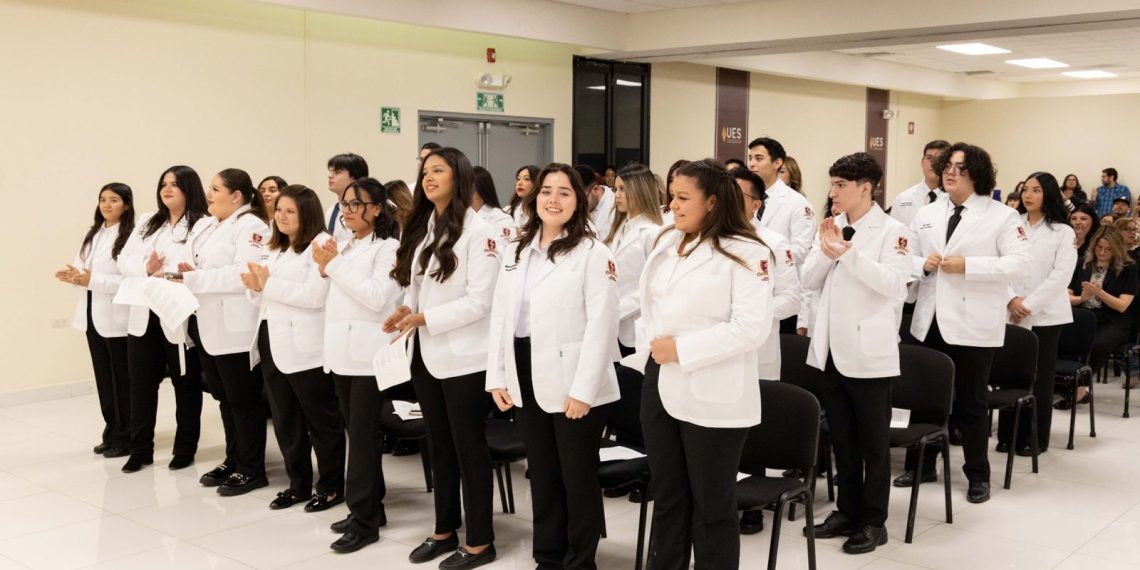 Inician las clases de la licenciatura en Medicina General y Comunitaria en la UES