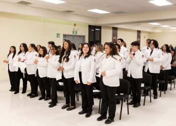 Inician las clases de la licenciatura en Medicina General y Comunitaria en la UES