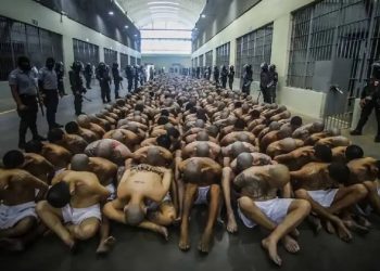 Dan hasta 120 años de prisión a pandilleros por docena de homicidios en El Salvador