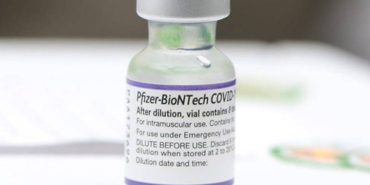 Vacuna Pfizer contra Covid-19 ya está a la venta en una segunda cadena de farmacias