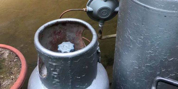 Verifica que esté bien cerrada la línea del gas antes de salir de casa
