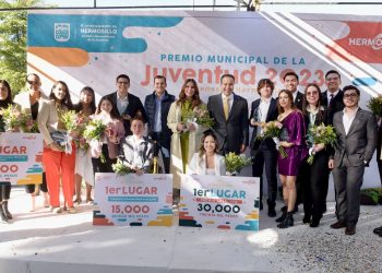 Entrega Toño Astiazarán Premio Municipal de la Juventud 2023