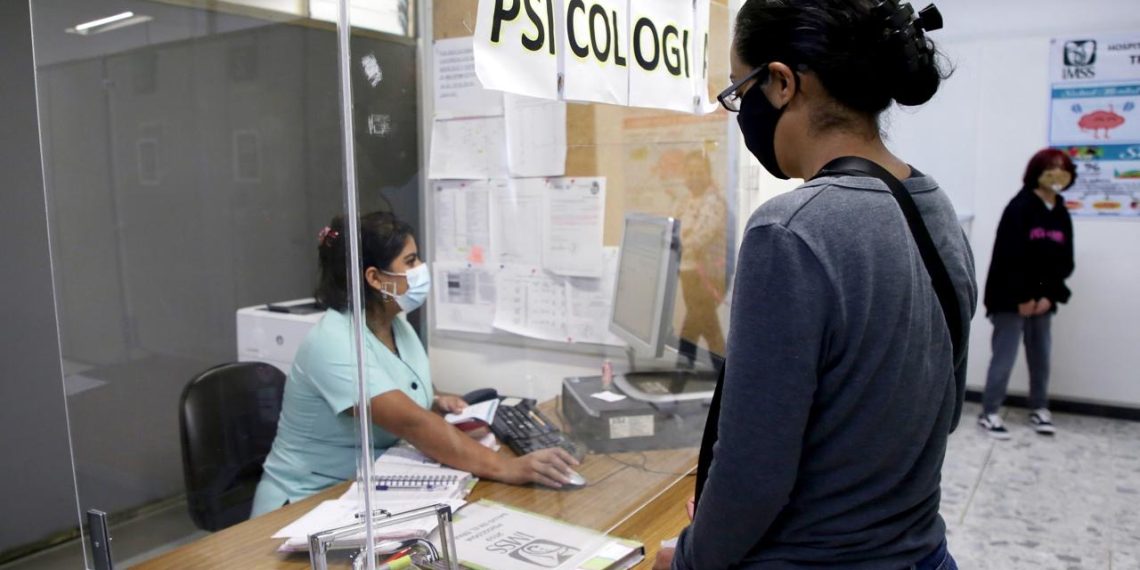 Reconoce IMSS a psicólogas y psicólogos por contribuir a mejorar la salud mental en derechohabientes.