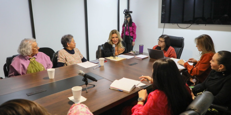 Reciben legisladoras propuestas para la agenda de las mujeres en Sonora