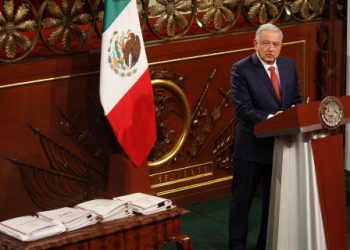 López Obrador presenta iniciativas de reformas 