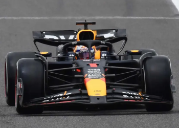 Red Bull domina Primera Práctica del GP de Japón con Verstappen y 'Checo'