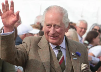 Rey Carlos III padece cáncer; comienza tratamiento y suspende apariciones públicas