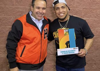 Se suma Toño Astiazarán a la bienvenida a los Naranjeros de Hermosillo