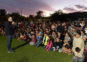 Celebran Posada Creces familias de la Café Combate
