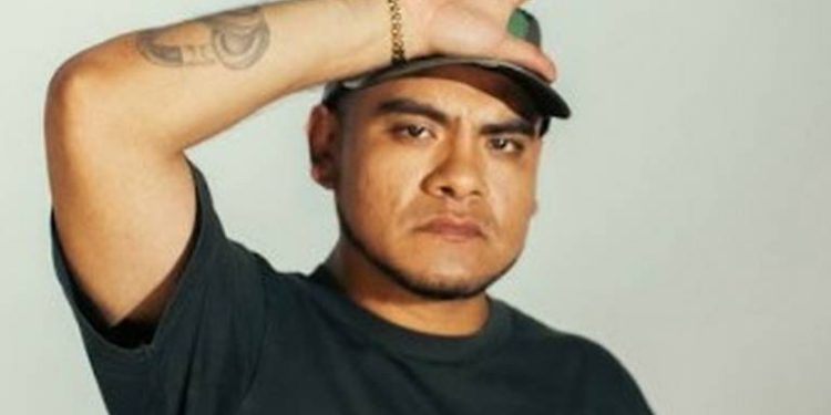 Aczino estrena “Niños”, tema que retrata los riesgos de vivir al límite desde la infancia