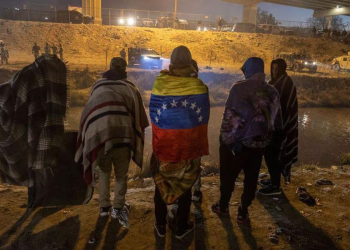 Oficina de Aduanas de EU cierra el paso en puerto de Arizona ante aumento del flujo migratorio