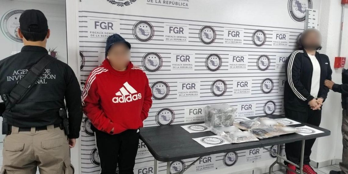 Detienen a dos personas con armas en las inmediaciones de la carretera federal número 36, tramo Hermosillo – Puerto Libertad