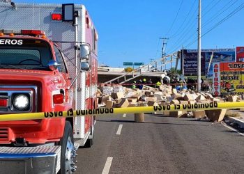 Vuelca otro tractocamión en la carretera Hermosillo-Nogales