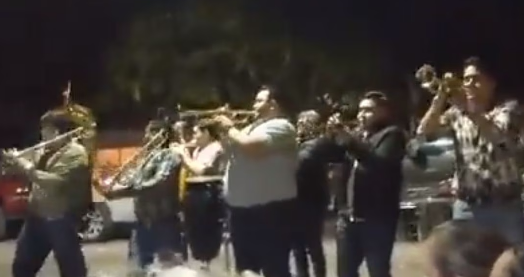¡Músicos pecho tierra! Balacera causa pánico en fiesta de Cajeme, Sonora