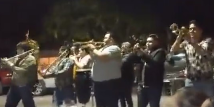 ¡Músicos pecho tierra! Balacera causa pánico en fiesta de Cajeme, Sonora