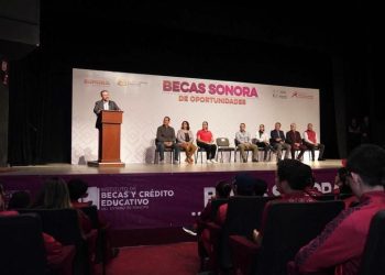 Estimula Gobernador  a más de 450 atletas sonorenses con becas deportivas 