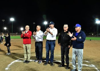 Inaugura Toño Astiazarán el tercer campo de béisbol en El Cárcamo