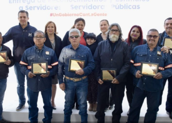 Reconoce Ayuntamiento de Hermosillo a servidoras y servidores públicos 