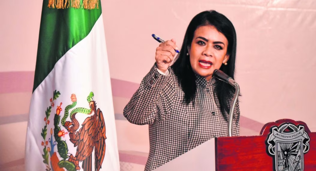 Alcaldesa grabada con presunto líder de “Los Ardillos” ahora va por un escaño en el Senado