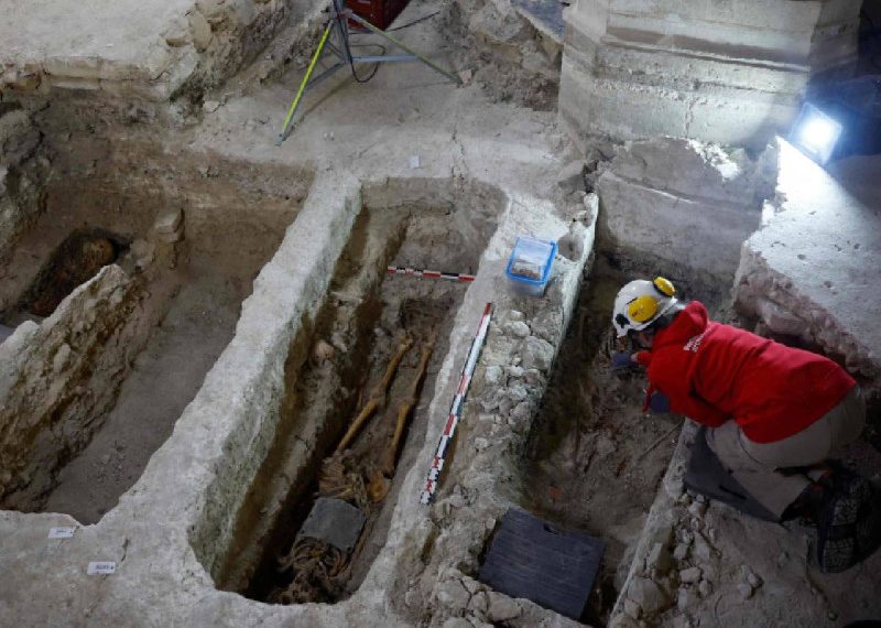 Hallazgo arqueológico: Descubren tumbas durante la reconstrucción en Notre-Dame