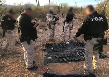 Aseguran 15 'cuernos de chivo' y cargadores en la zona norte de Sonora