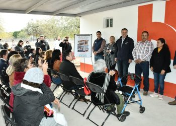 Inaugura Toño Astiazarán clínica para policías y bomberos y sus hijos en Miguel Alemán