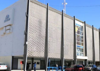 Jubilados del Isssteson exigen aumento en el pago de pensiones en Hermosillo