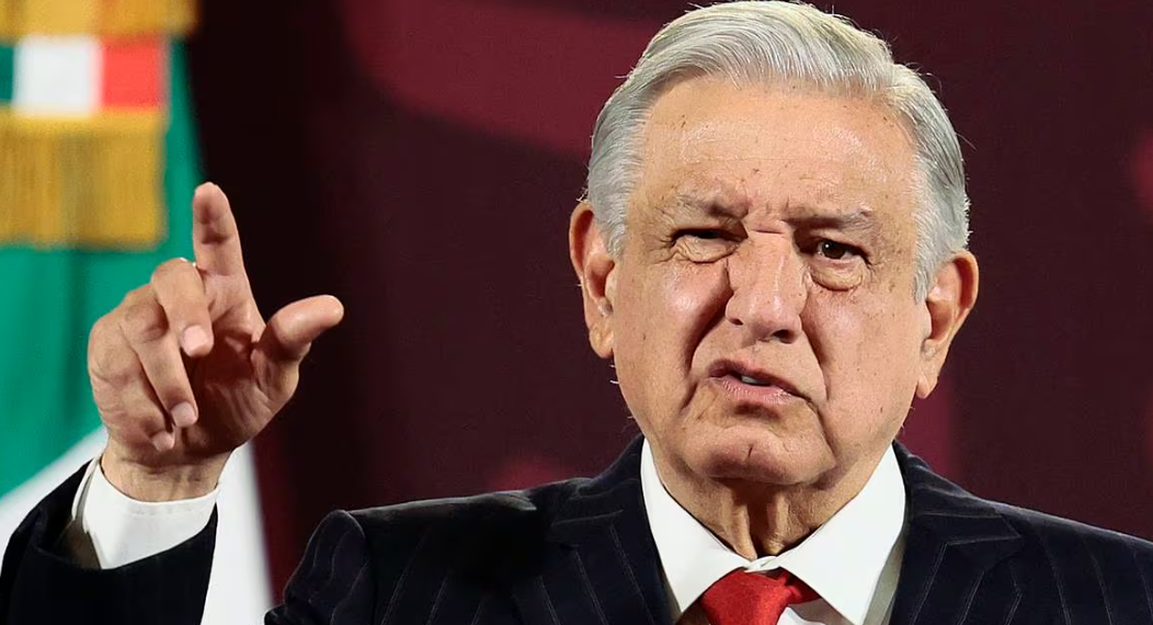 “Están en derecho de manifestarse, solo que les hago un llamado a que no abusen”: AMLO a estudiantes de Ayotzinapa