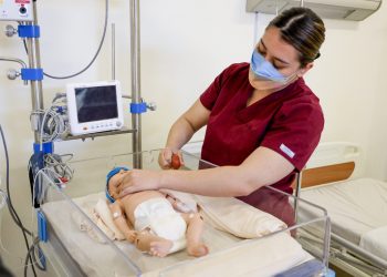 Iniciará clases primera generación de la licenciatura en Medicina General y Comunitaria de la UES