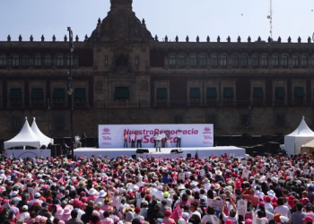 Marcha por la Democracia desborda Zócalo capitalino para exigir voto libre y elecciones democráticas