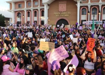 Mujeres alzan la voz en Hermosillo; exigen justicia y no más feminicidios (FOTOS)