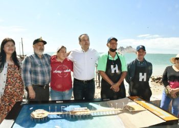 Arranca Antonio Astiazarán operativo de limpieza para Semana Santa en Bahía de Kino